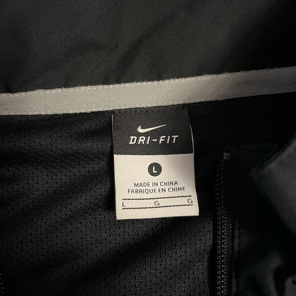 Nike Men's Black Jacket - Picture 5 of 5